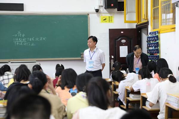 http://www.huas.edu.cn/__local/0/14/28/BD7B17746D47C5ADCDF65308F7D_8E9F0669_1A04D.jpg?e=.jpg